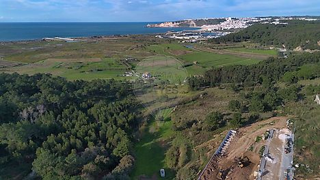 Land for sale in Nazaré, Portugal — €1,480,000