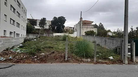 Land for sale in Vila Nova de Gaia, Portugal — €68,000