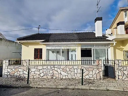 image-D7Nh8rkvVew-0