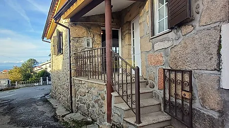 image-9fJ2N1bb5Ik-0