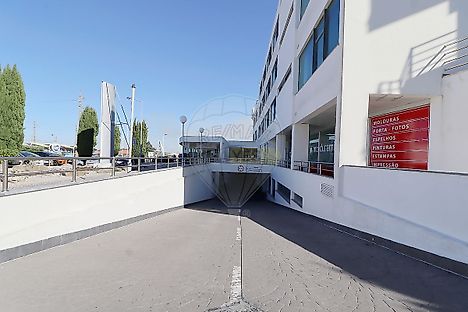 image-6G09Z4N1Si9-0