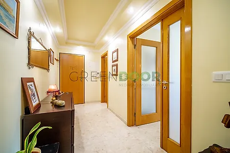 image-LZGnKnAgcRM-0