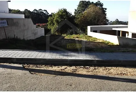 Land for sale in Oliveira de Azeméis, Portugal — €65,000