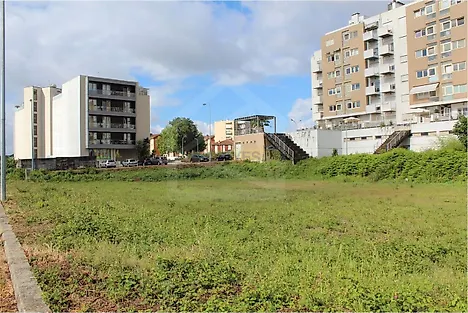 Land for sale in São João da Madeira, Portugal — €261,365