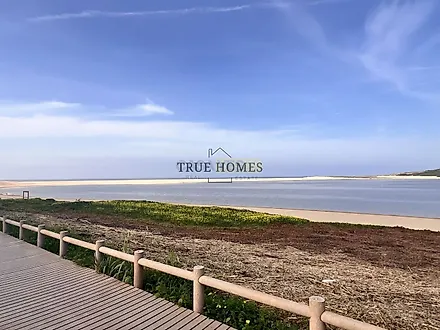 Land for sale in Sesimbra, Portugal — €128,000