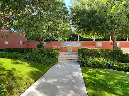 image-9nQpyVSMknQ-0