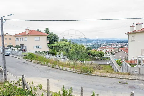 Land for sale in Felgueiras, Portugal — €55,000
