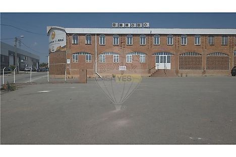 image-9eiEUHsDrn5-0