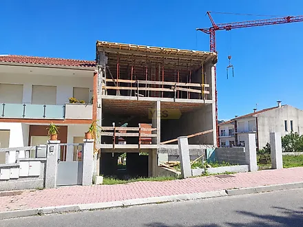 image-5cTKRvzja4D-0