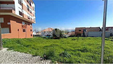 Land for sale in Amadora, Portugal — €95,000