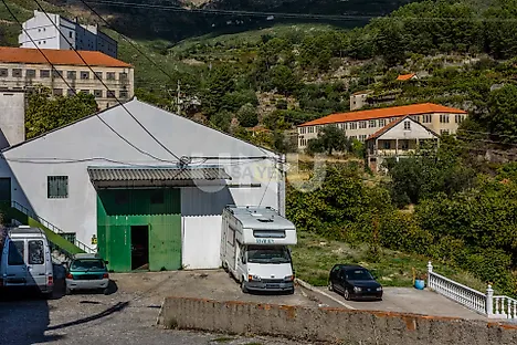 image-2IQUEmLoRLU-0