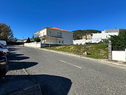 image-LJMNvMLLIXg-0
