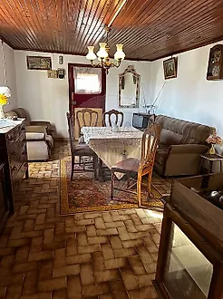 image-E22z4UeDJ9o-0