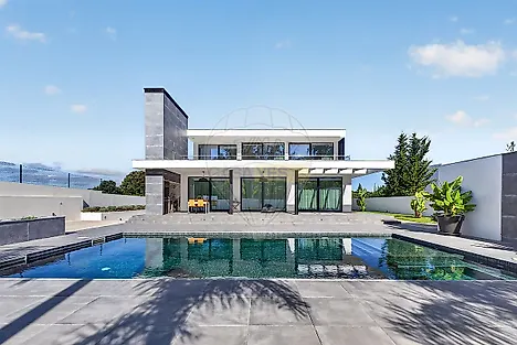 image-9oex8tpuX2n-0