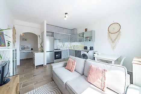 image-HSaUm6PsuEh-0