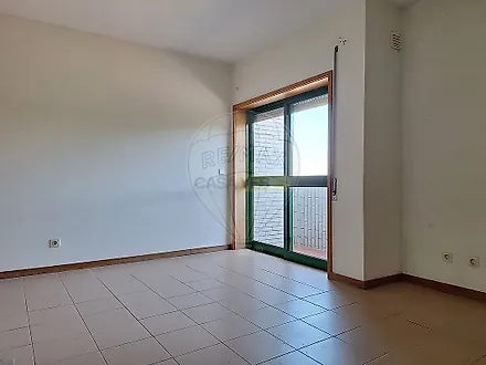 image-4AlR7T094Ja-0