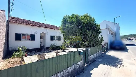 image-GOIBEPzP8Ye-0