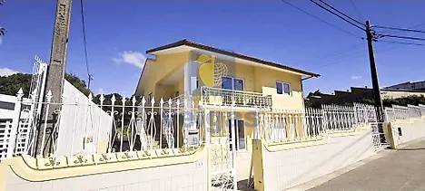 image-gspUVJSrco-0