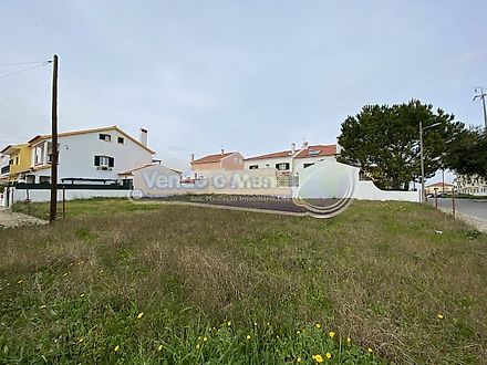 Land for sale in Benavente, Portugal — €107,500