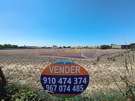 Land for sale in Benavente, Portugal — €675,000