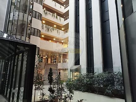 image-C7pgvKT8HYT-0