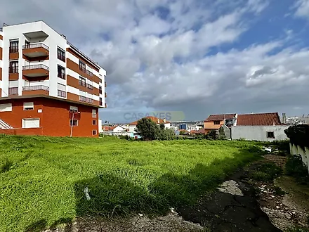 Land for sale in Amadora, Portugal — €95,000