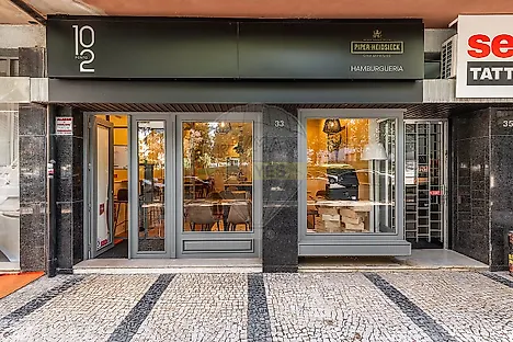 image-LqSJNGxM5xP-0