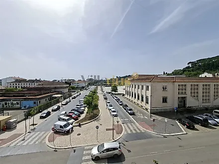 image-Daaj6n3Dii8-0