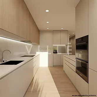 image-24WmNEvjFLl-0