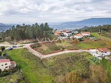 Land for sale in Póvoa de Lanhoso, Portugal — €75,000