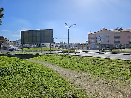 image-4yUnku0mEVA-0