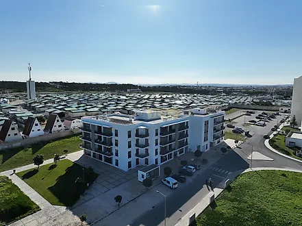 image-AhUyrfHyvCD-0