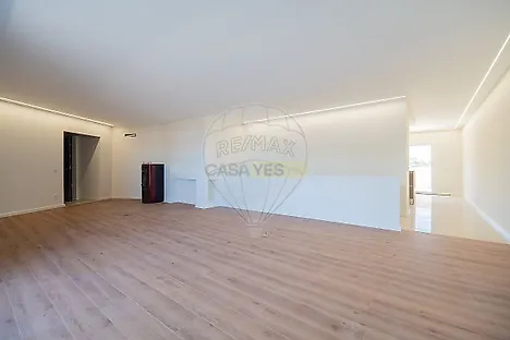 image-3XVHKMReIen-0
