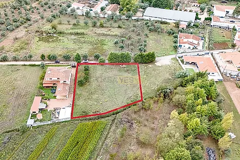 Land for sale in Miranda do Corvo, Portugal — €87,500