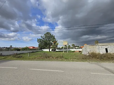 Land for sale in Barreiro, Portugal — €110,000