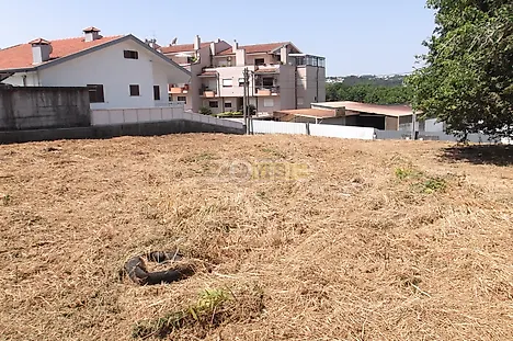 Land for sale in Santa Maria da Feira, Portugal — €65,000