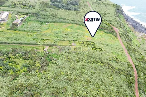 Land for sale in Horta, Portugal — €175,000