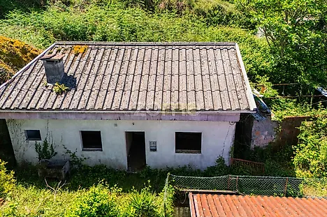 image-8v2RT188592-0
