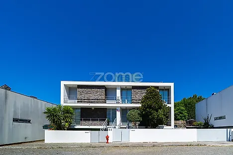 image-FimgFWrAe3Y-0