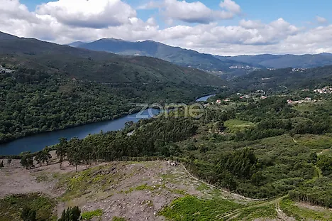 Land for sale in Ponte da Barca, Portugal — €190,000