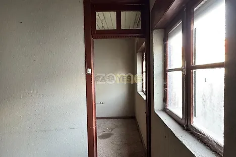 image-KfpY6QZObyw-0