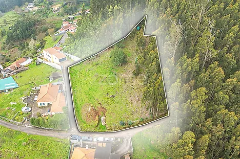 Land for sale in Armamar, Portugal — €120,000