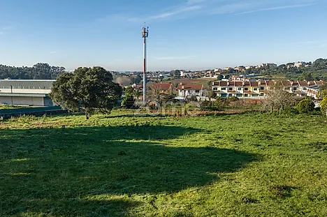 Land for sale in Santa Maria da Feira, Portugal — €490,000
