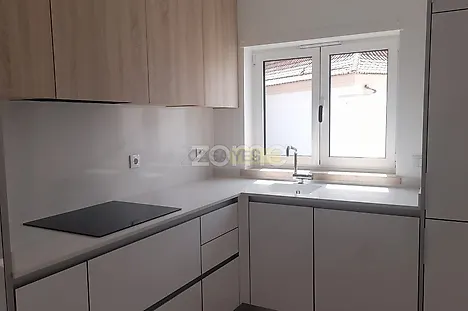 image-4XAgAGCqZb3-0