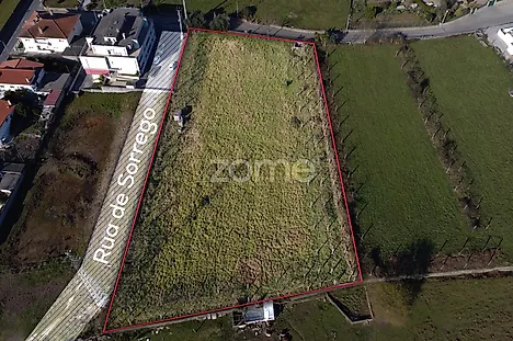 Land for sale in Vila Nova de Famalicão, Portugal — €180,000