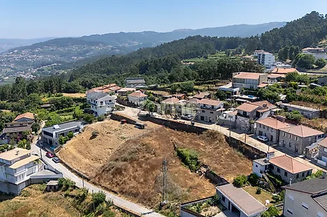 Land for sale in Castelo de Paiva, Portugal — €120,000