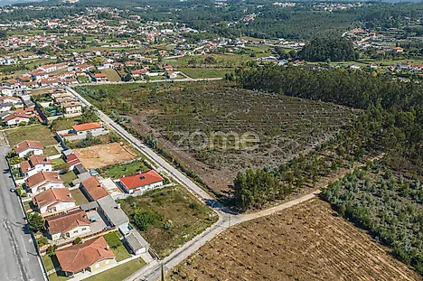 Land for sale in Oliveira de Azeméis, Portugal — €499,000