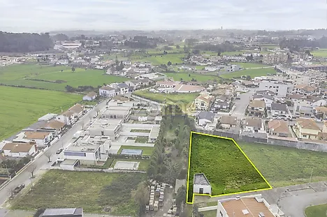 Land for sale in Maia, Portugal — €95,000