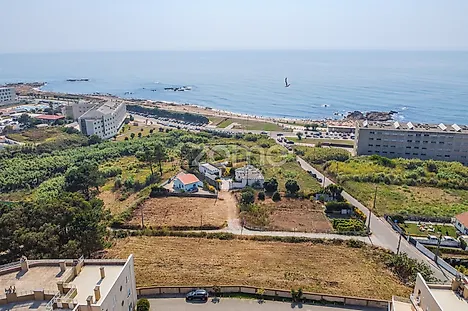 Land for sale in Vila Nova de Gaia, Portugal — €1,500,000