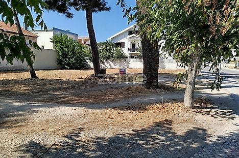 Land for sale in Sesimbra, Portugal — €114,500